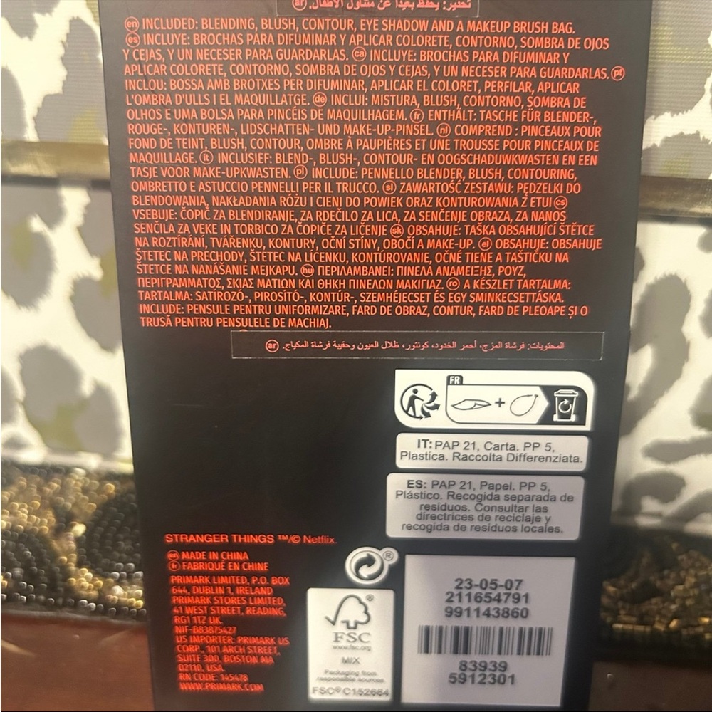 Stranger Things X Primark 3 Pc Make Up Brush Set Limited edition - Picture 11 of 11